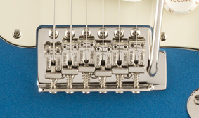 VINTAGE-STYLE SYNCHRONIZED TREMOLO BRIDGE